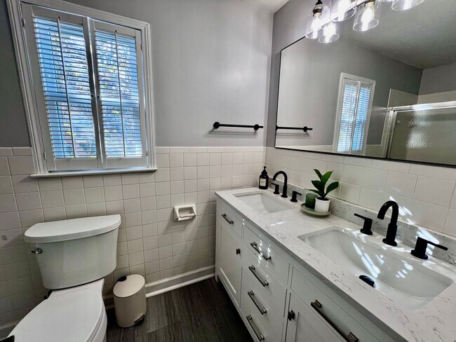 Building Photo - Beautiful All-Brick Ranch in the Heart of ...