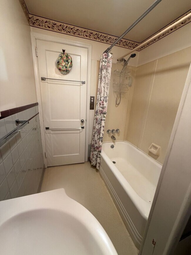 Building Photo - Grandview Heights 3 bd home