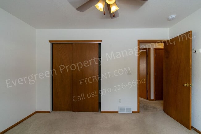 Building Photo - 2302 Turquoise St