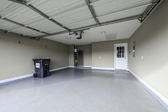 Building Photo - 307 Nile Ln