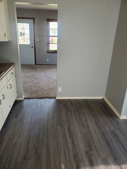 Building Photo - 1201 Hillary Ave