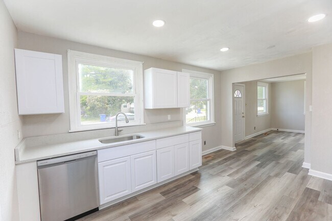 Building Photo - 209 Pennington Blvd