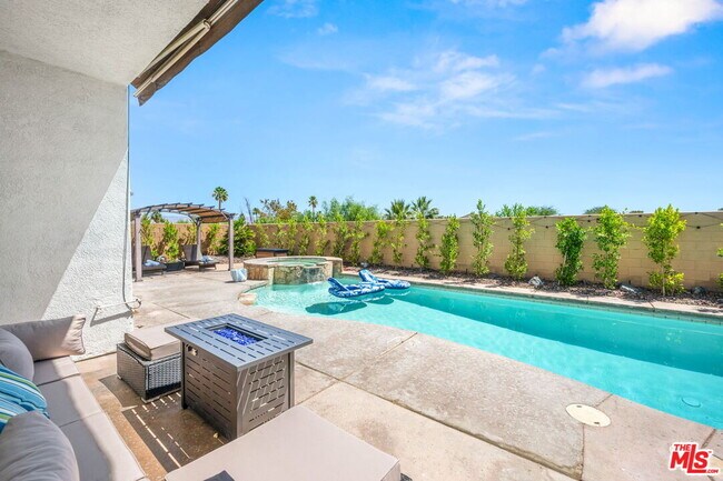 Building Photo - 3260 N Avenida San Gabriel Rd