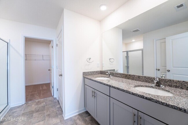 Building Photo - 322 Heritage Crossing Dr