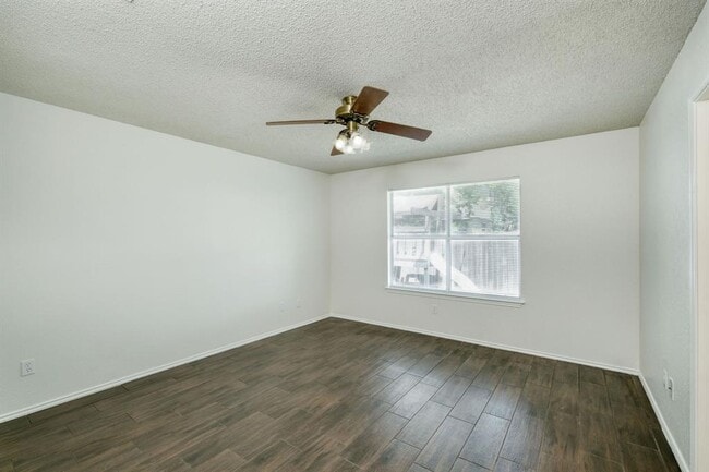 Building Photo - 1304 Garden Path Cove