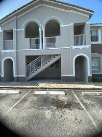 Building Photo - 1666 SE 27th Ct