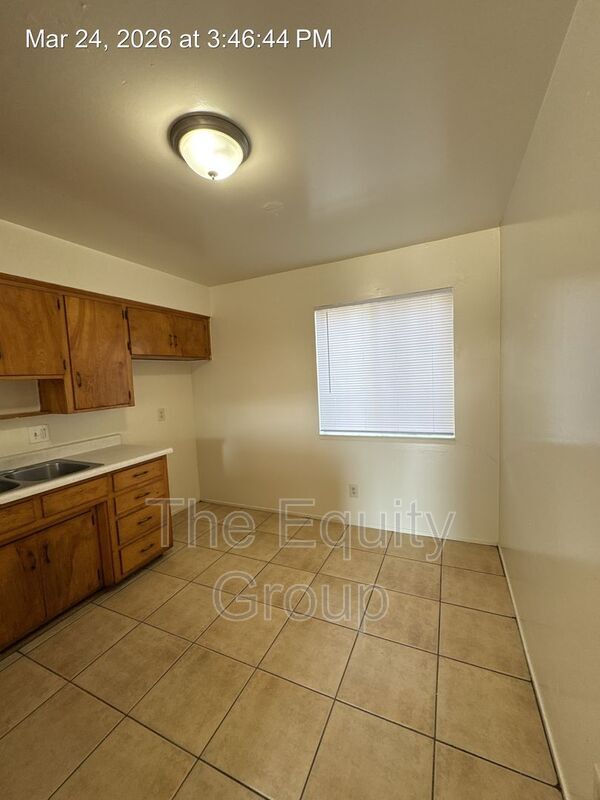 Building Photo - 514 S Bridge St