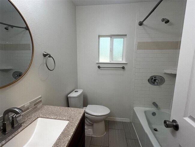 Building Photo - 5101 Meadow Creek Cove