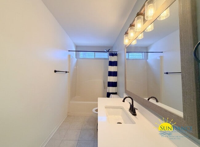 Building Photo - Spacious 4-Bedroom Cul-de-Sac Home Near Eglin AFB & Hurlburt Field!