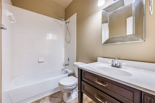 Building Photo - 1918 Caddo St