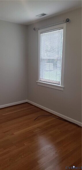 Building Photo - 2318 Leah Rd