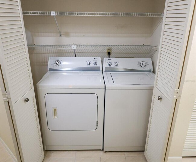 Building Photo - 1695 Hamilton Ct