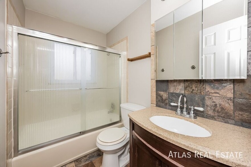 Building Photo - 4734 Frost Dr