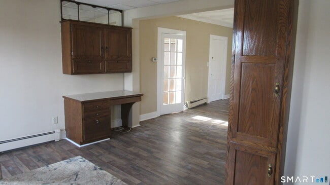 Building Photo - 246 N Elm St