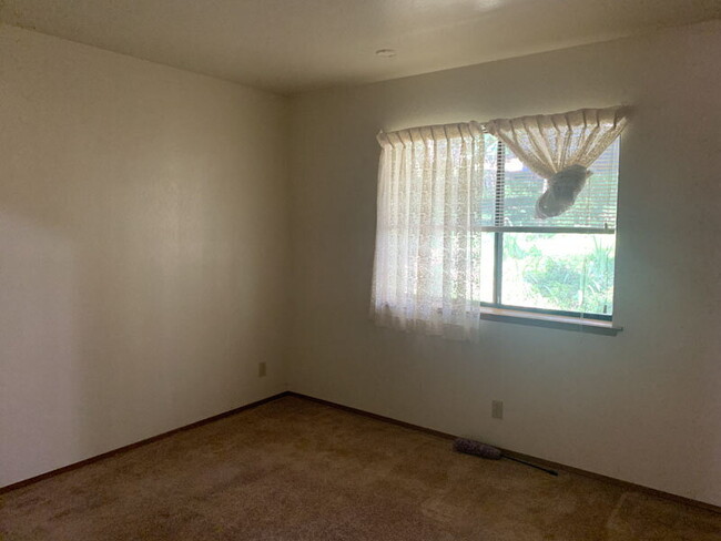 Building Photo - 3/2 near Sly Park for just $2,095!