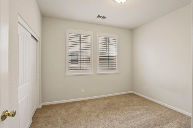 Building Photo - 3920 Purple Finch Ln