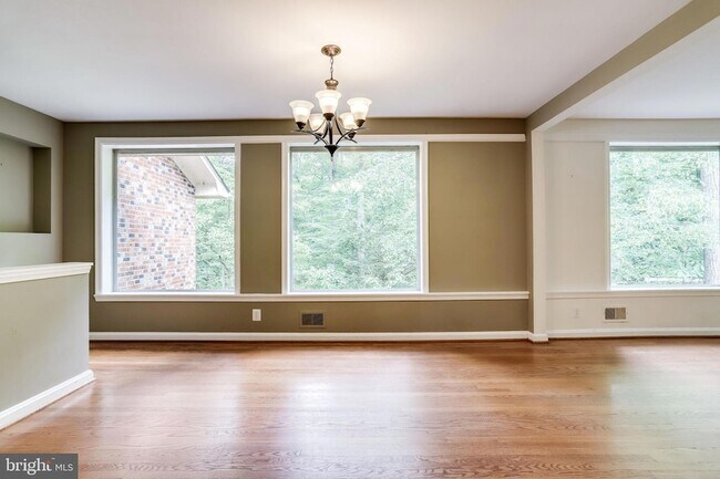Building Photo - 5225 Old Dominion Dr
