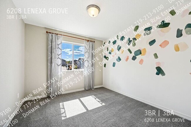 Building Photo - 6208 Lenexa Grv