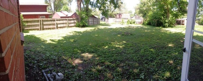 Building Photo - Washburn Rural Schools 2 bedroom 1 bath home