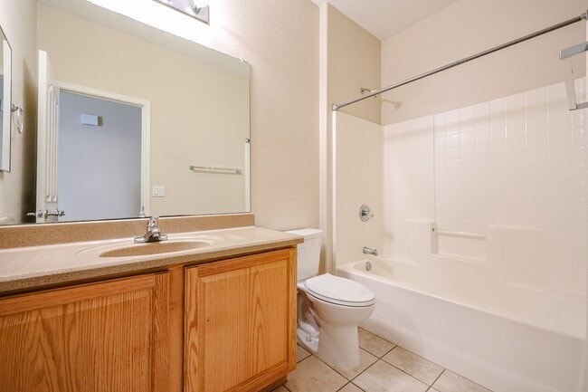 Building Photo - *GATED ENTRY*PRIME LOCATION*