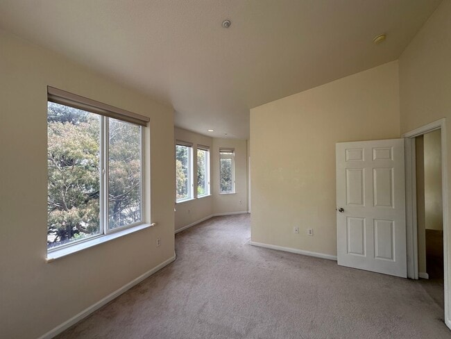 Building Photo - $5,500/month – Spacious Daly City Home for Rent