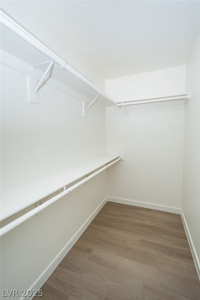 Building Photo - 2021 S Dandelion St