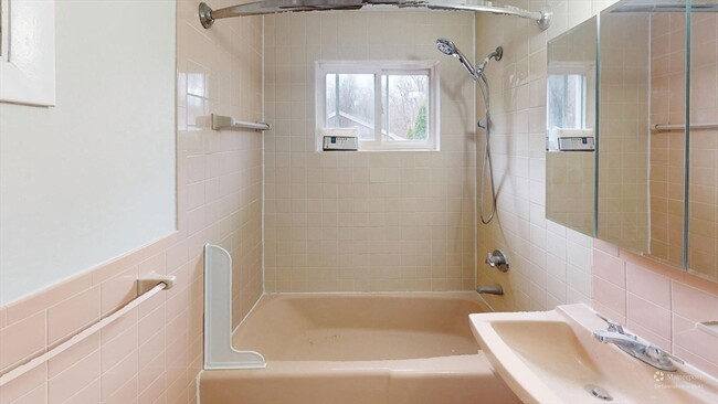 Building Photo - 29 Oconnell Ave