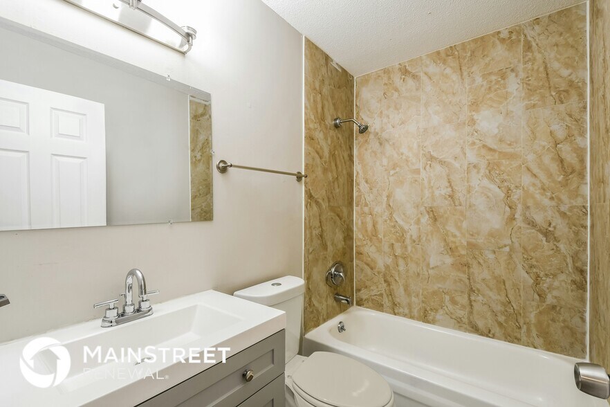 Building Photo - 5364 Trailview Dr