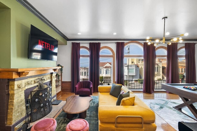 Building Photo - 2212 18th Ave