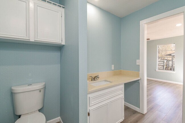Building Photo - 3735 Woodpeckers Grove