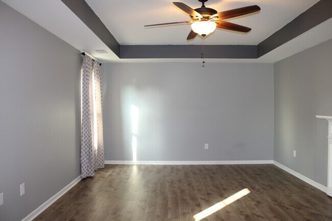 Building Photo - 138 Lyonshall St