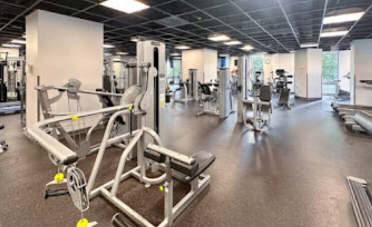 Building Photo - 222 N Columbus Dr