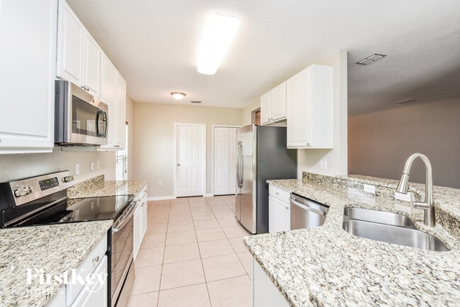 Building Photo - 3379 Toluca Terrace