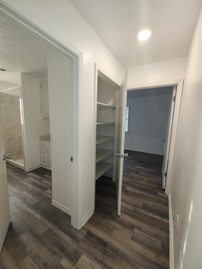 Building Photo - 105 Lumberton Dr