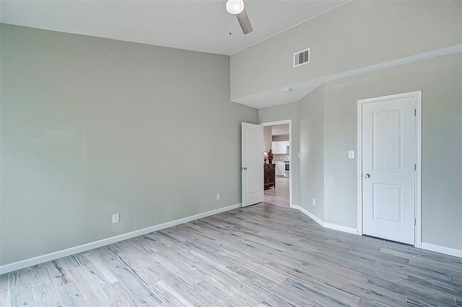 Building Photo - 8580 Roper Rd