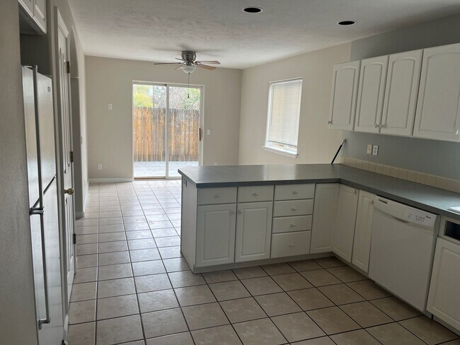 Building Photo - 2040 NW Harriman St