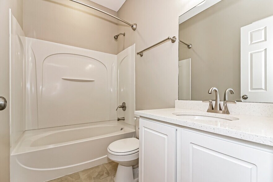 Building Photo - 9864 White Poplar Dr