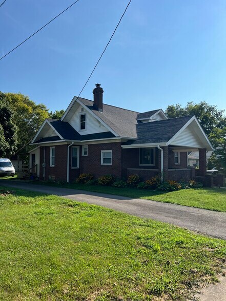 Primary Photo - 119 E Washington St