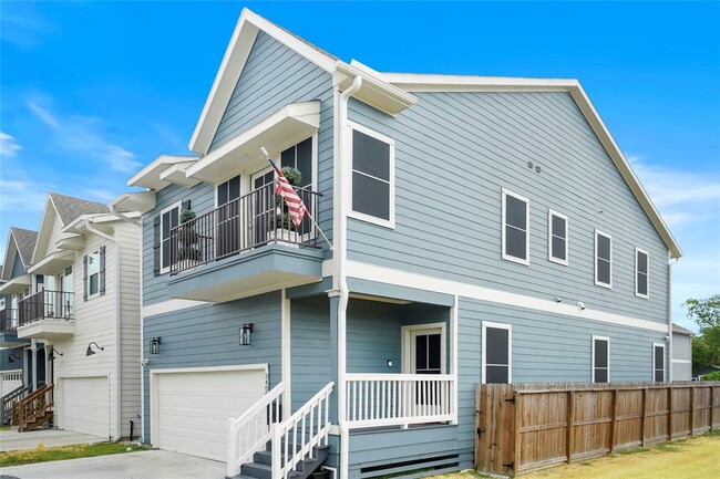 Building Photo - 3400 Castor St