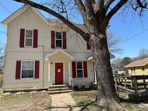 Building Photo - 708 S Denver Ave