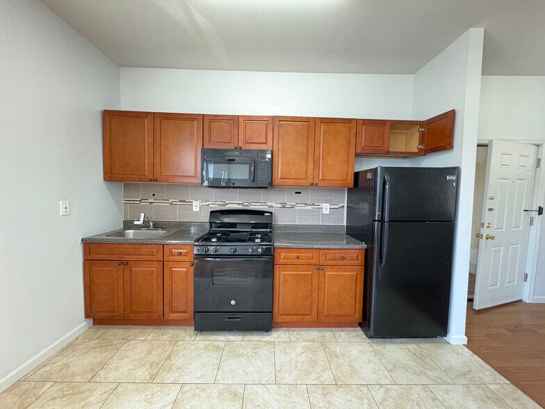 Unit 3A - 431 Martin Luther King Jr Dr