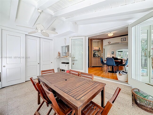 Building Photo - 1419 NE 4th Ct