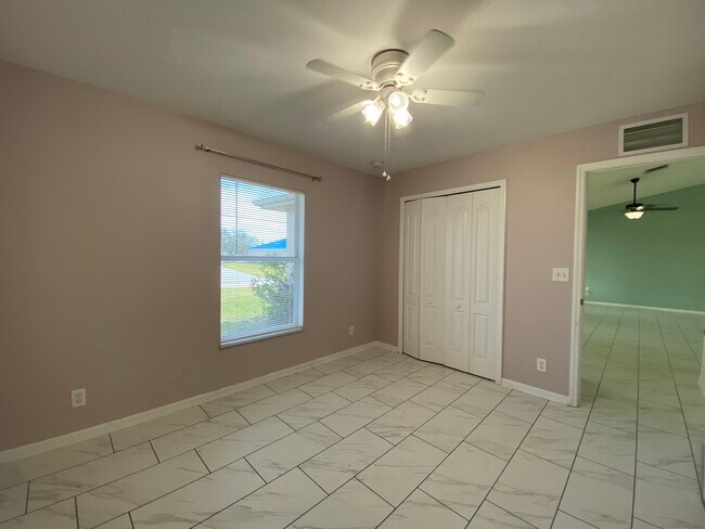 Building Photo - 1804 NW 1st Ave