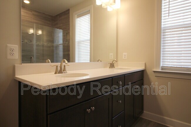 Building Photo - 14911 River Walk Way