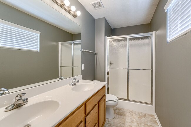 Building Photo - Must See 3 Bedroom In Coyote Run!!