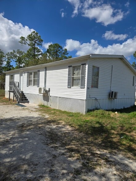 Building Photo - 910 W Maxanna Blvd