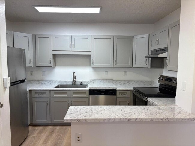 Building Photo - 100 Kazmira Ct