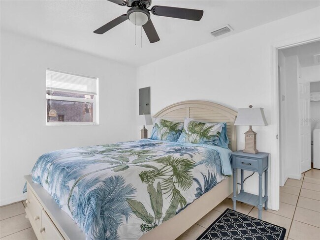 Building Photo - 103 W Park St