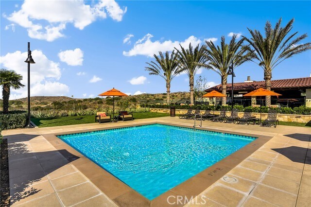 Building Photo - 13 Savannah