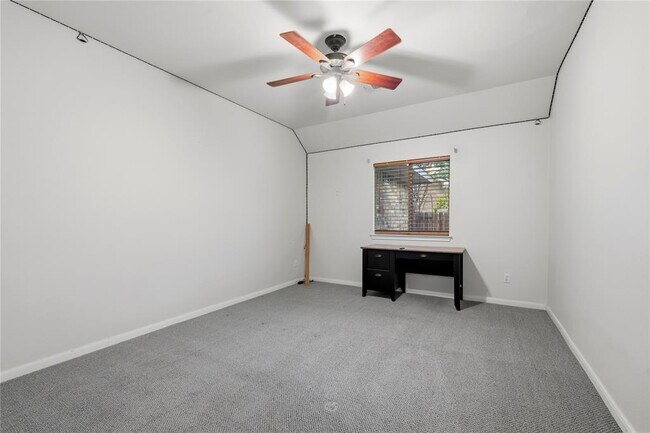 Building Photo - 3013 Covington Pl